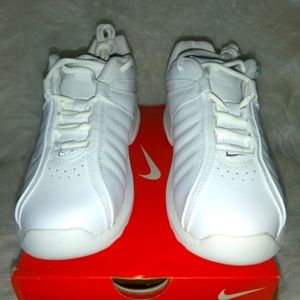 💥💥 Nike Sz 6 Tenis Shoes